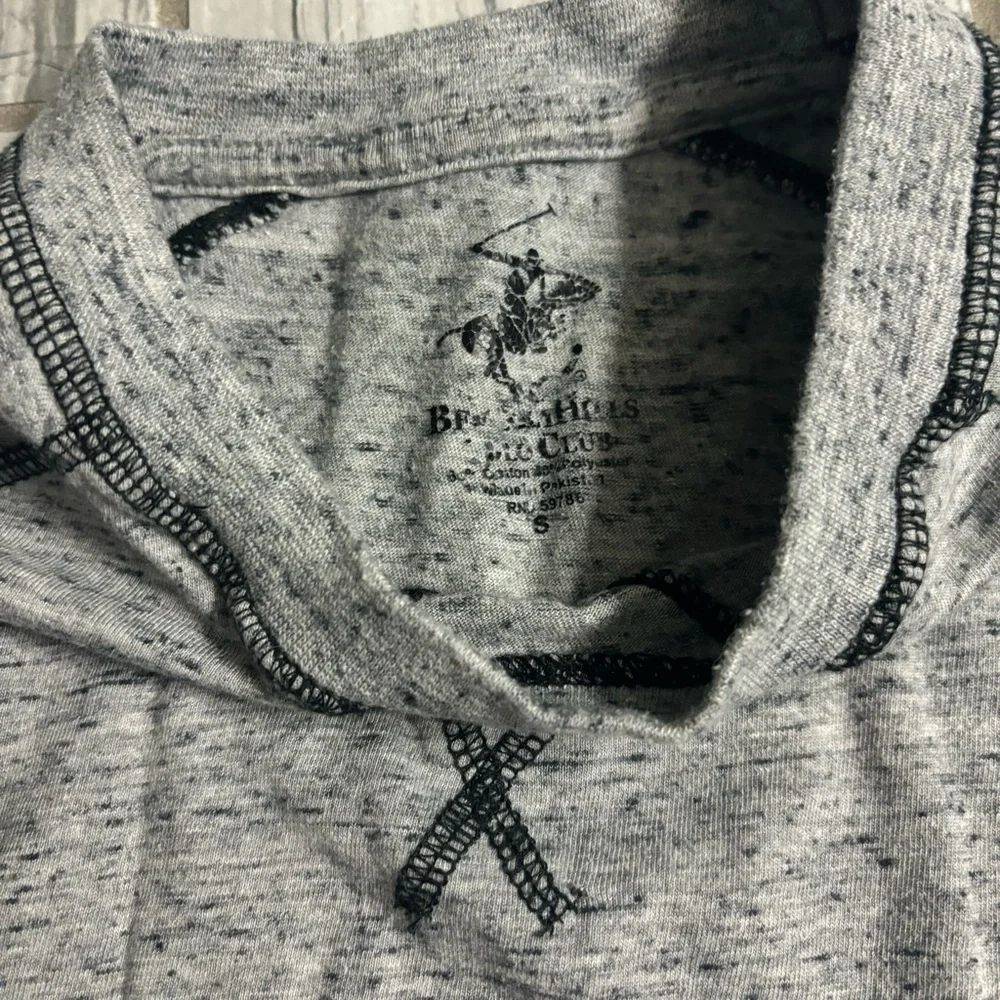Grey tshirt - Picture 2 of 3